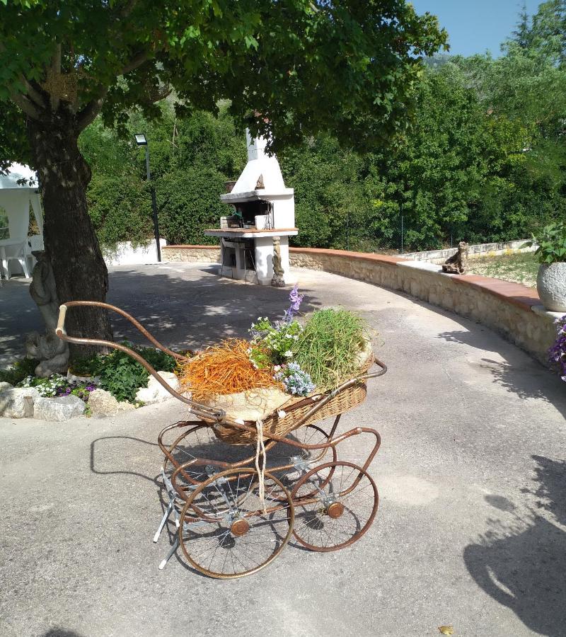 "Il Miglio" Country House Pettorano sul Gizio Екстериор снимка
